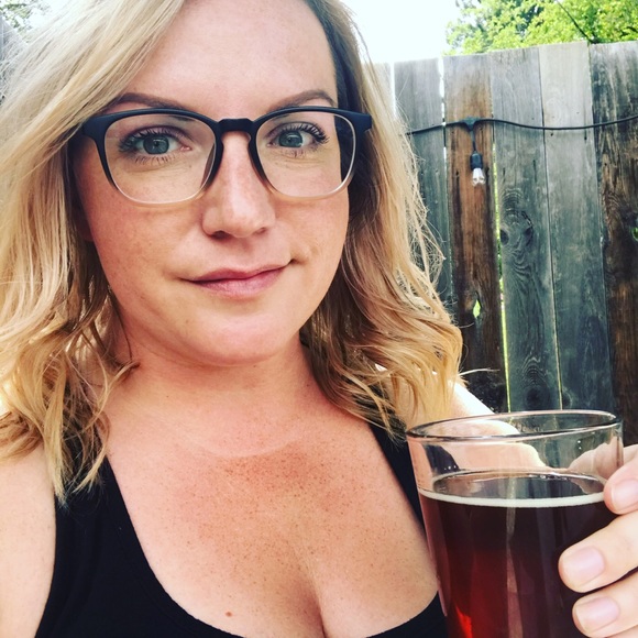 Meet your Posher, Danielle - Picture 1 of 1